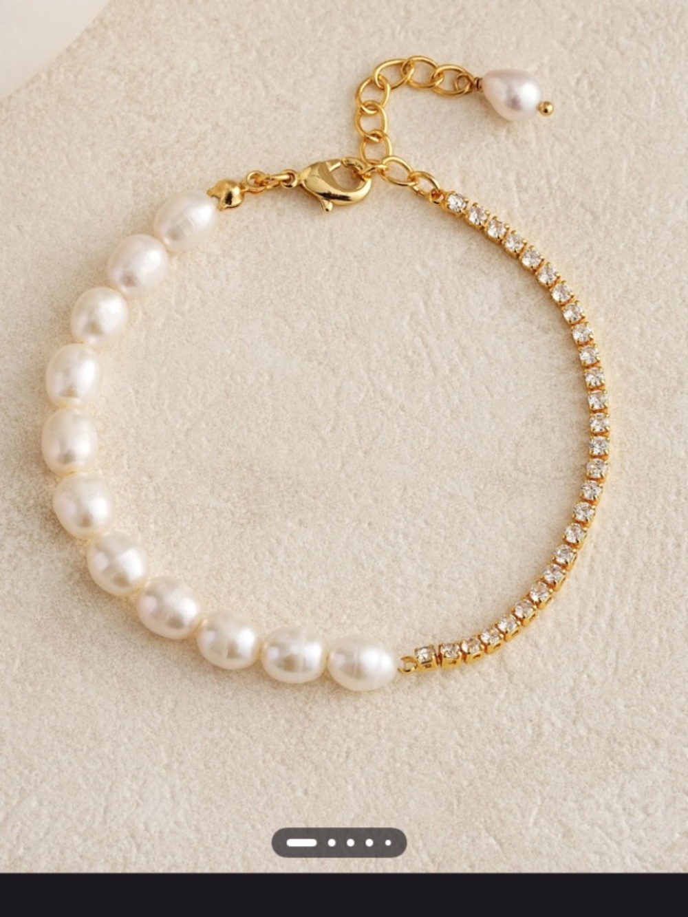 BRAND NEW, NEVER WORN Freshwater pearl bracelet